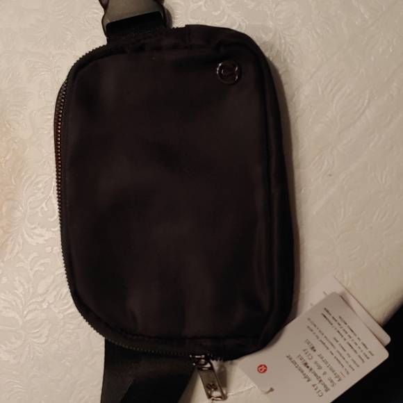 lululemon athletica Handbags - NEW GREAT FOR CHRISTMAS GIFTS Lululemon Belt bag black NEW